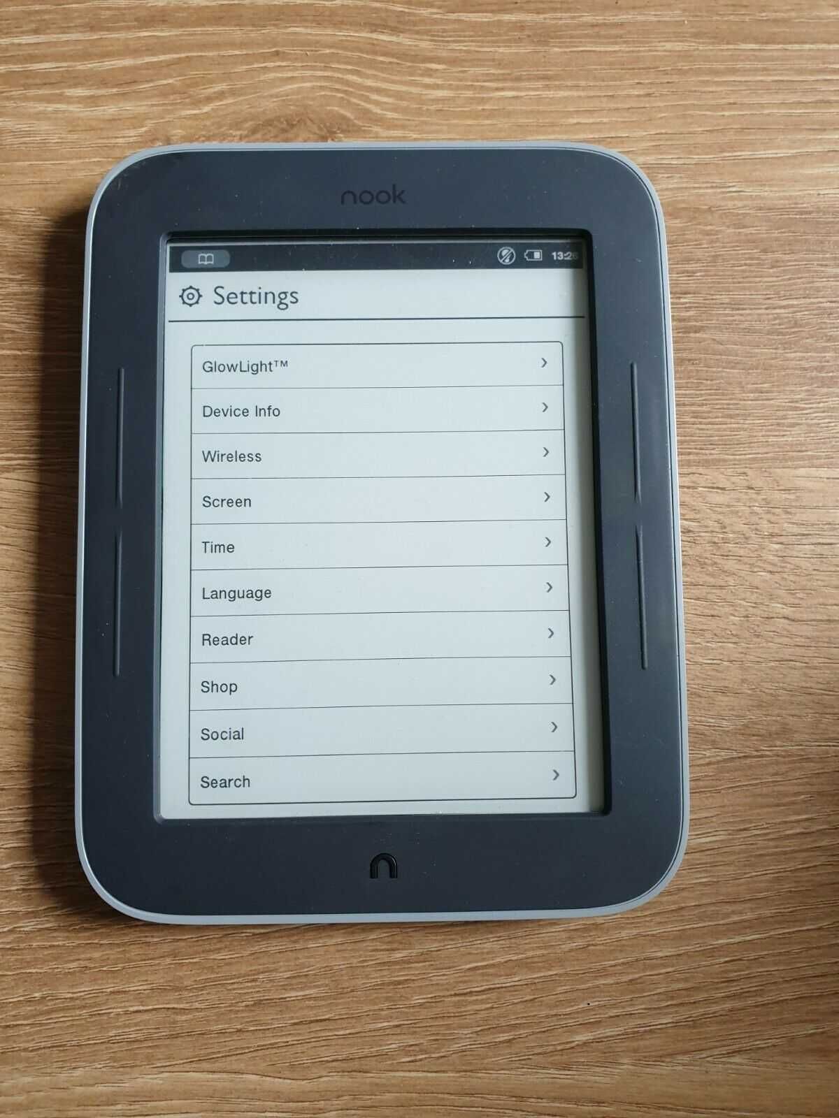 B&N Nook Simple Touch GlowLight - NOOK електронен четец с подсветка