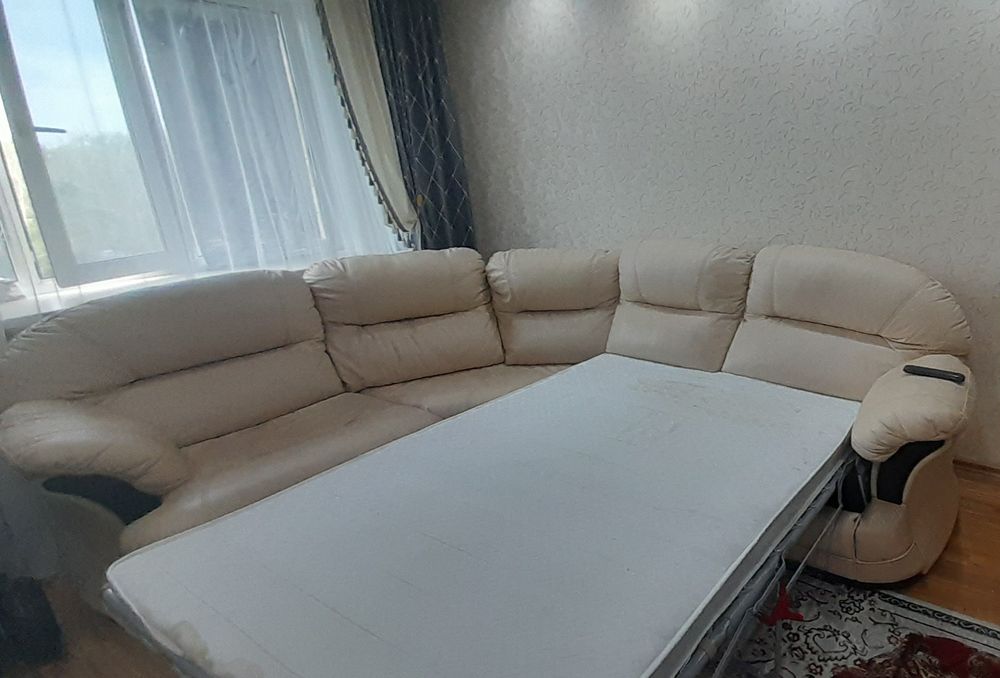 Мягкии уголок,залный,кожаный