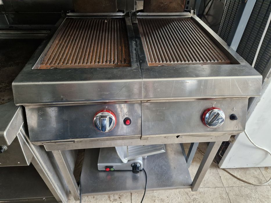 Grill.electric sau gaz de putere, cu banc sau de banc