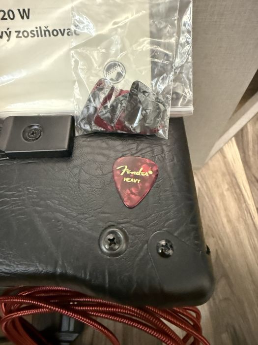 Китара Jackson JS12 с усилвател Revoultage RV-20R