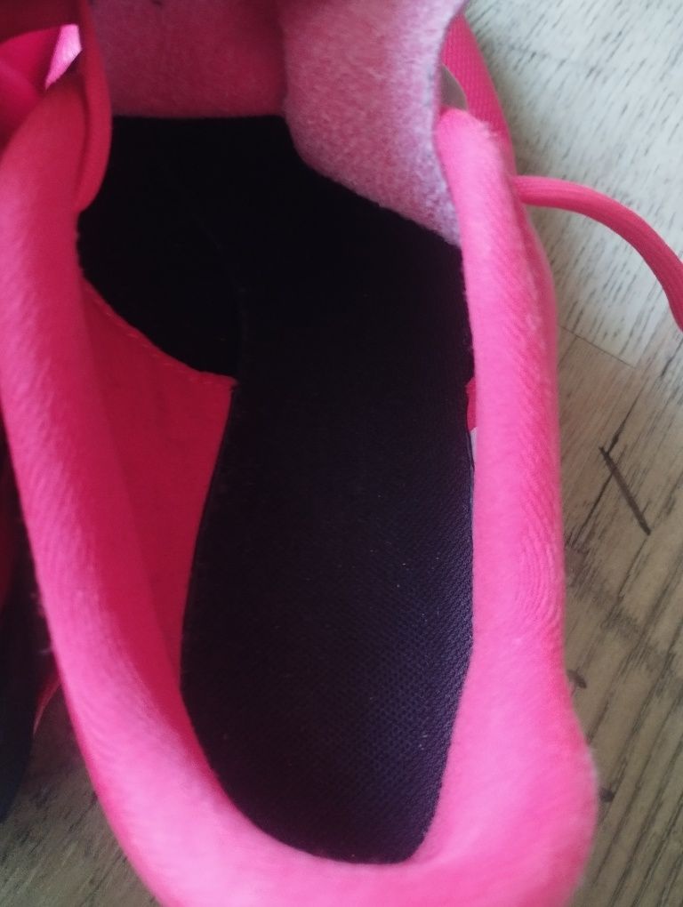 (38н.) Обувки Nike за футбол