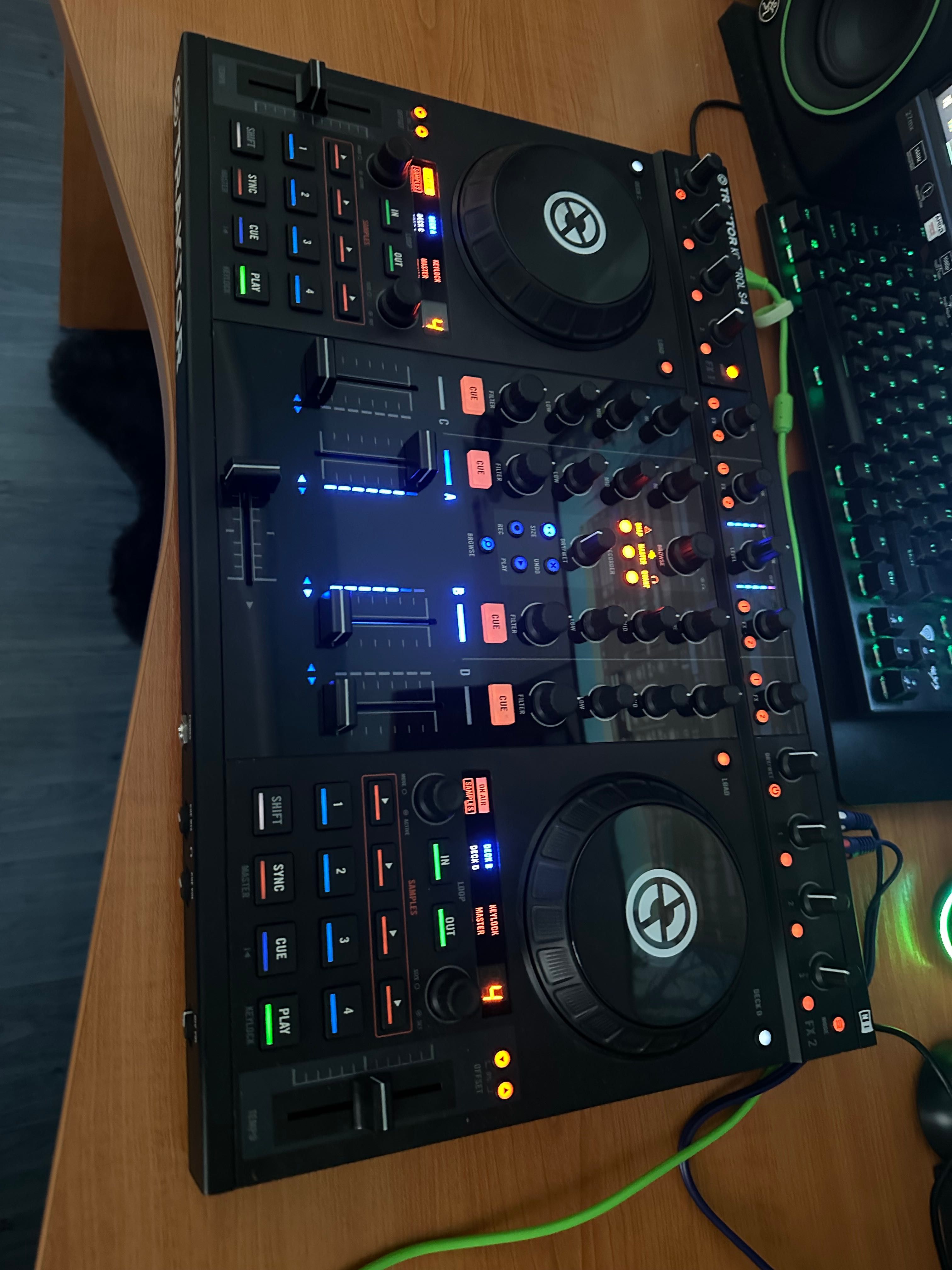 NI Traktor s4 mk1