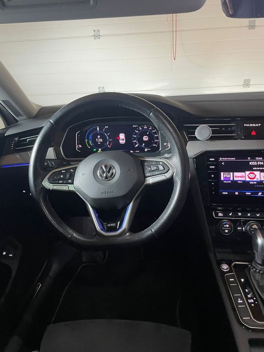 VW Passat GTE 2020