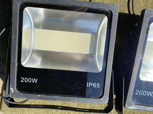 Lampi led 200w IP65
