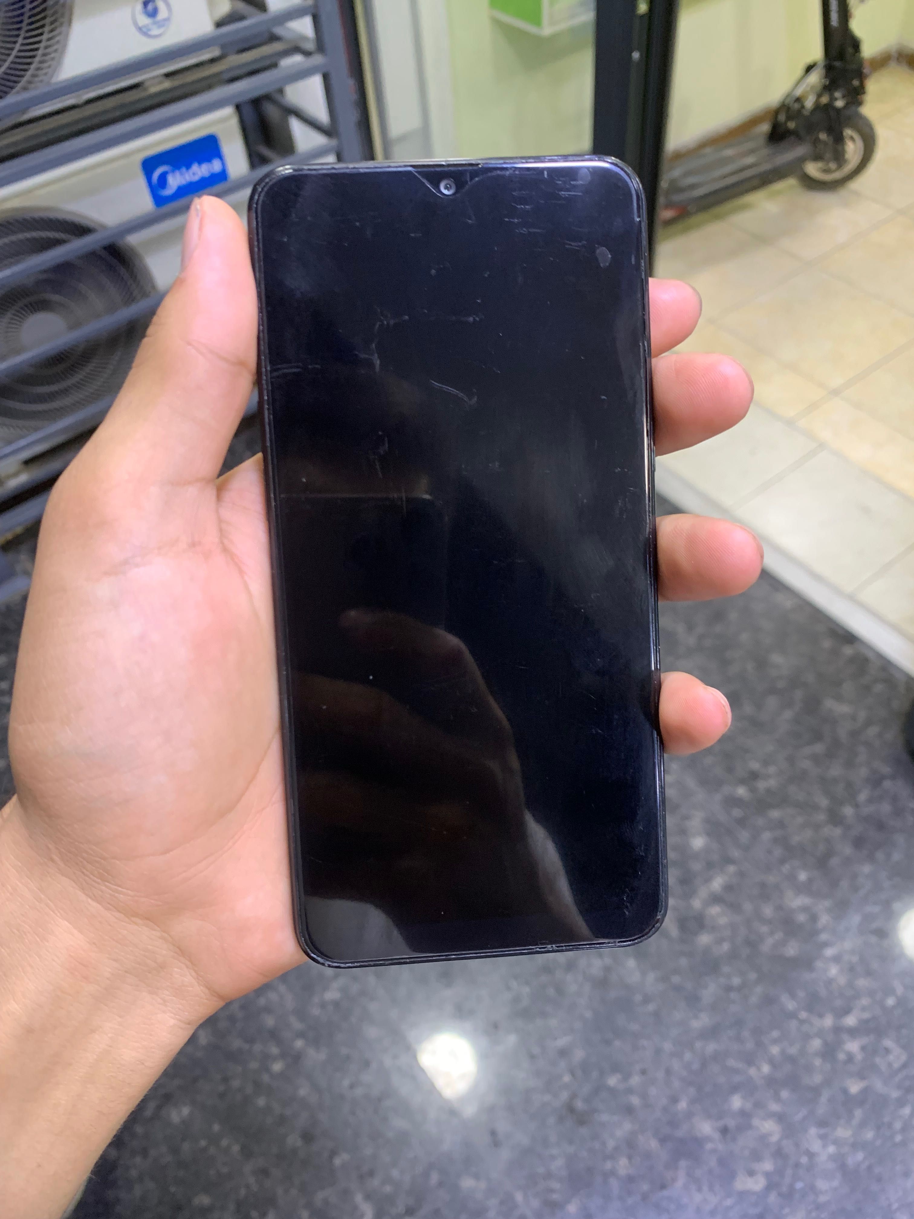 Samsung a10s 32 gb yaxshi xolatda