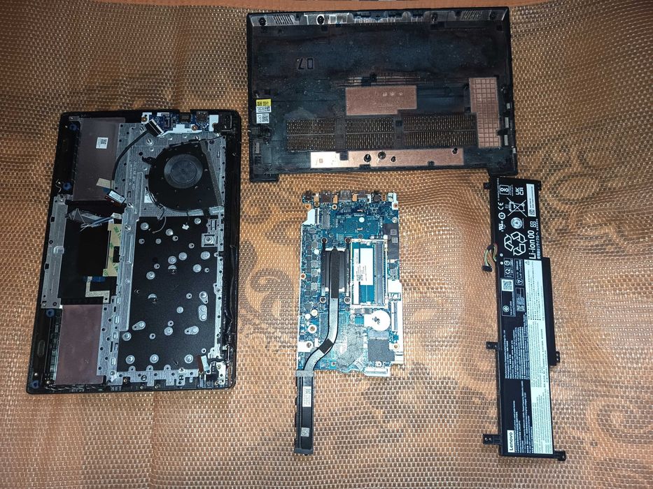 Dezmembrez laptop Lenovo V14 G3 IAP, gen 12, core i3 1215u cu 6 core