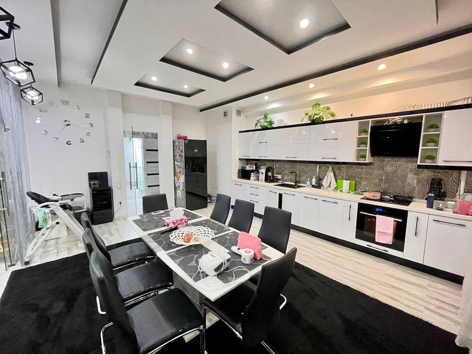 Новостройка Ц-5 196квм 4х-комнатная квартира