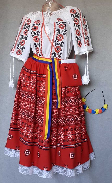 Costum popular pentru adulti,marime XL