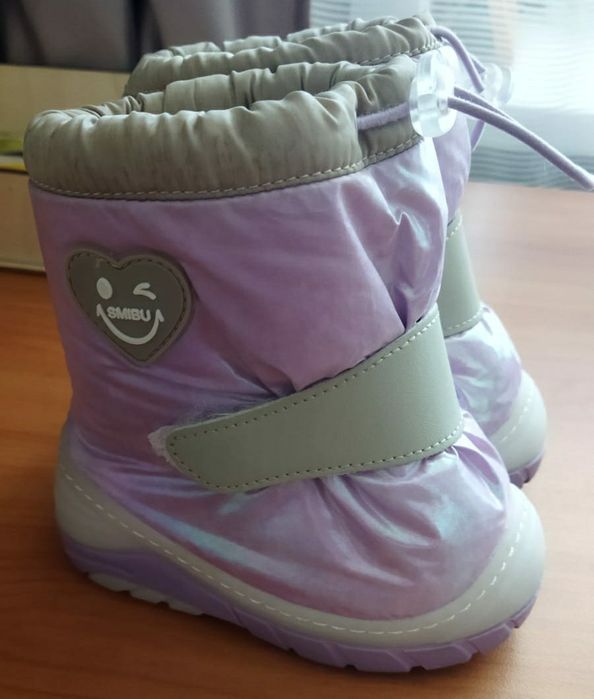 Продам детскую зимнюю обувь