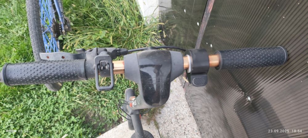 Oferta! Cumperi o trotineta primești 2
