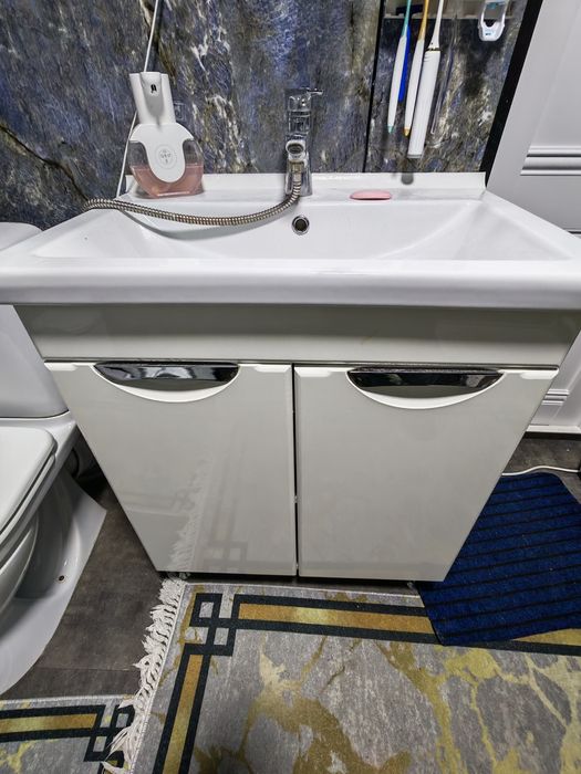 Тумба с раковиной+подвесное зеркало-шкаф