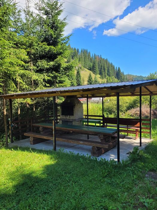 Casa de vacanta  ( 7 camere)in inima Bucovinei