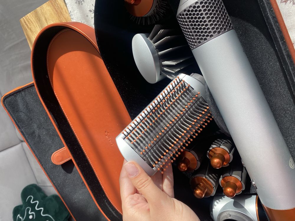 Dyson airwrap маша за коса