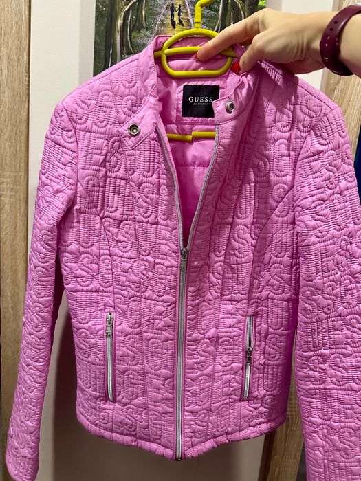 Преходно яке Guess