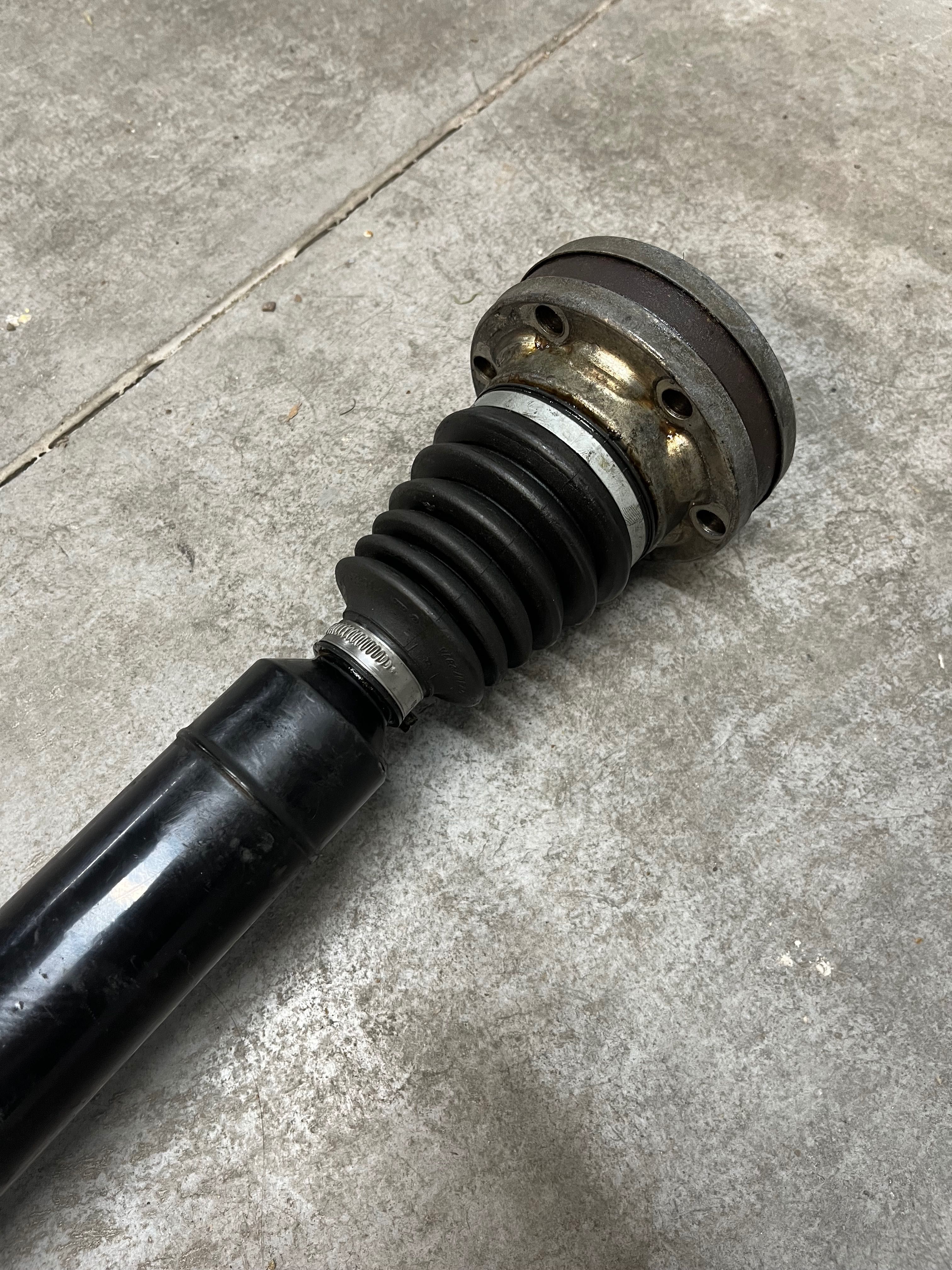 Предни полуоски за Vw Passat CC B7