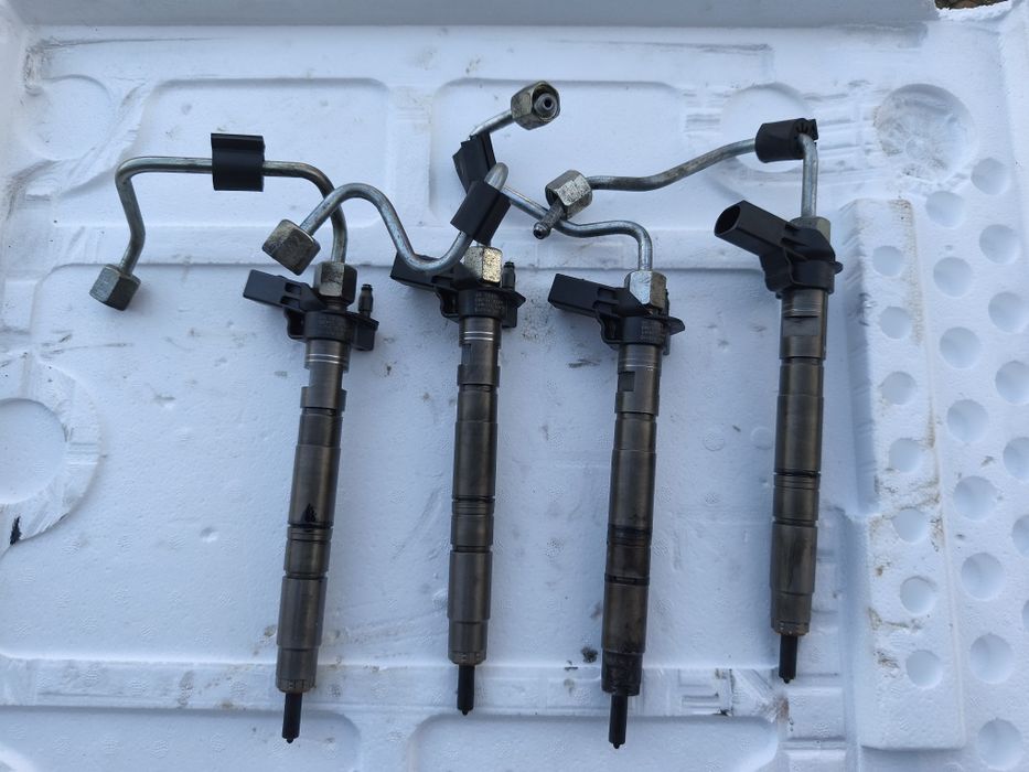 Injector injectoare 2.0 tdi CBAB Volkswagen Passat B6 B7 03L130277