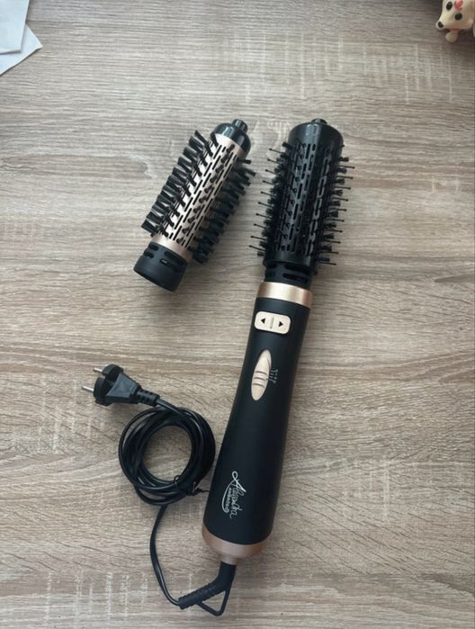 Perie rotativa cu aer cald 2 accesorii Alessandra Ambrosio