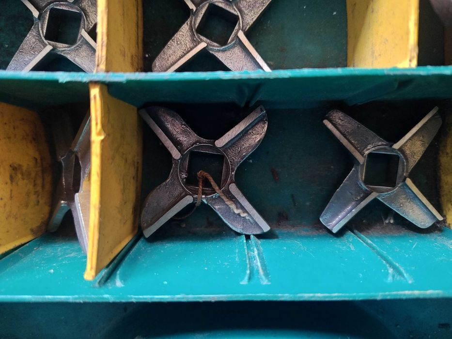 [Разпродажба] Ножчета и Решетки за Месомелачки