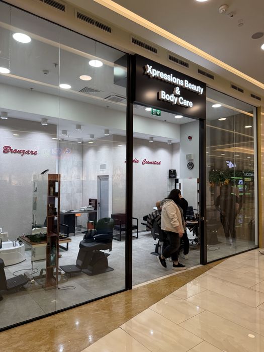 Inchiriez 2 spatii cosmetica sau alte activitati in Mall Colosseum