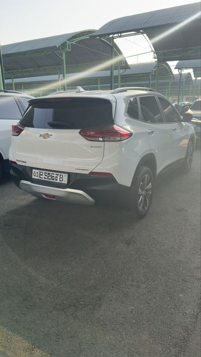 Tracker Premier sotiladi