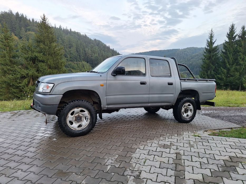 Toyota Hilux Masina este intretinuta. Recent facut ITP, recent platit asigurare!