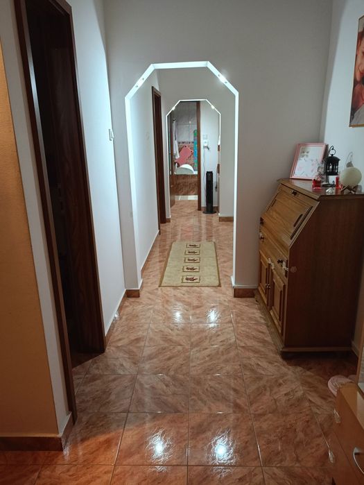 DIRECT DE LA PROPIETAR Apartament cu 3 camere decomandate.Preț 120.000