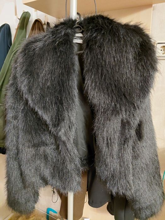 Чисто ново Дамско късо палто ,черно,полиестер ,размер М,Л