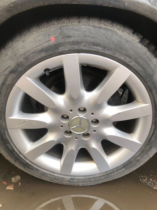 Продаю диск 18 шины новые