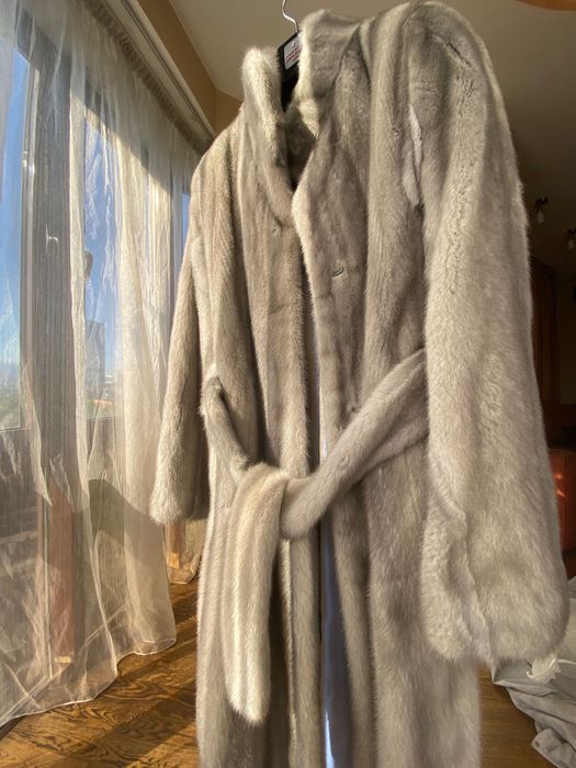 Шуба из голубой норки