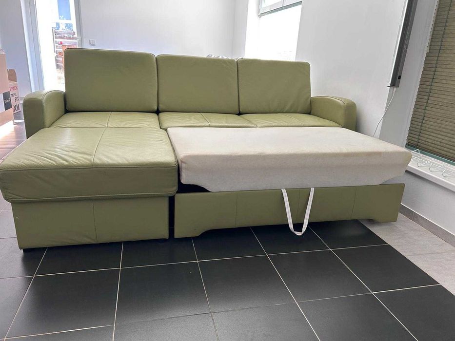 Canapea extensibila, cu spatiu de depozitare