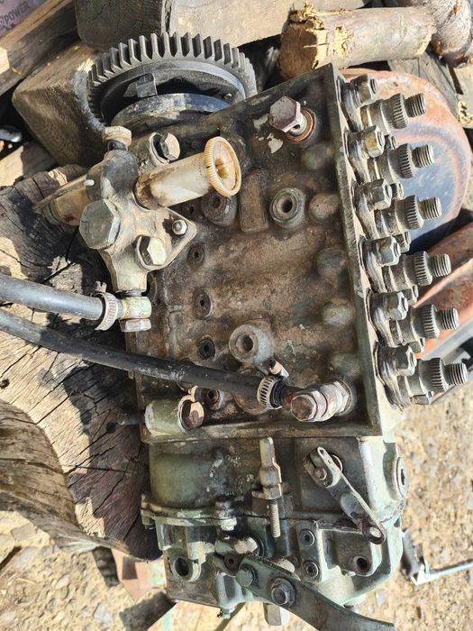 Dezmembrez motor mercedes om421, pompa, injectoare,claas dominator