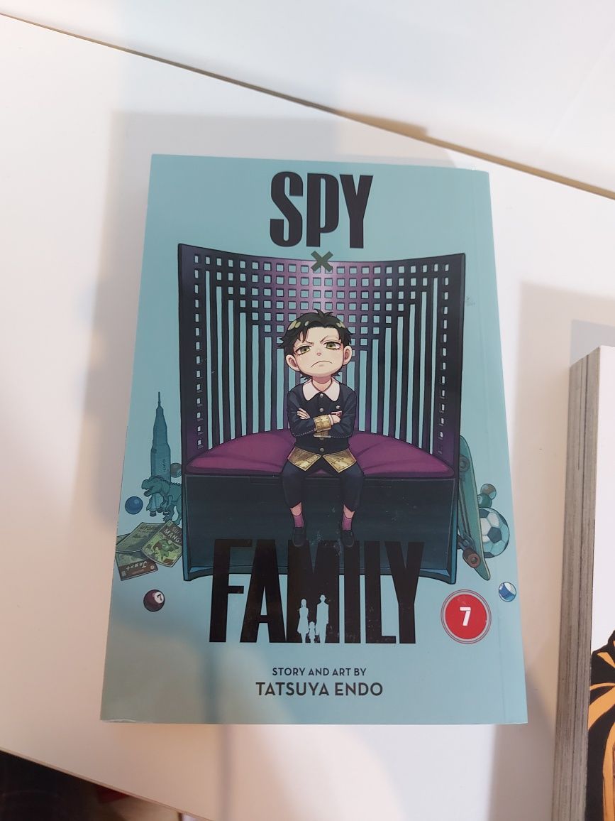 My hero academia manga vol 2, Spy x Family vol 7