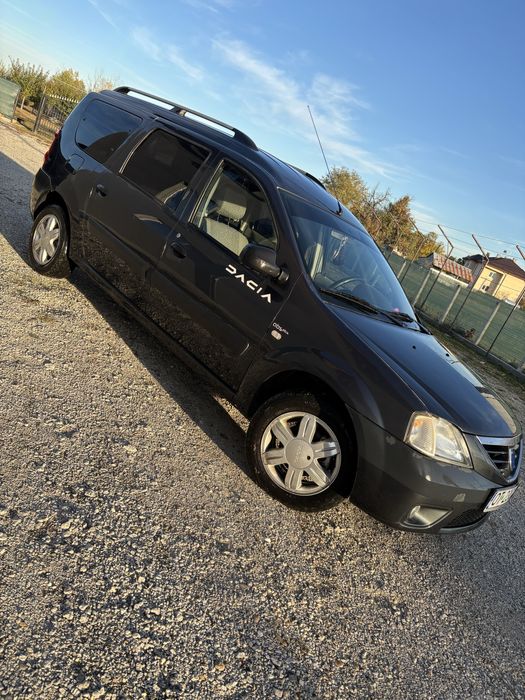 Vând Dacia Logan