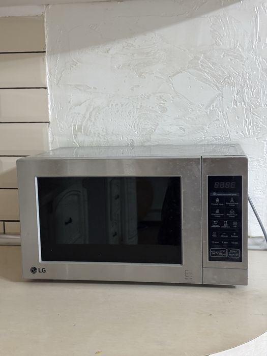 LG Микроволновка в хорошем сост