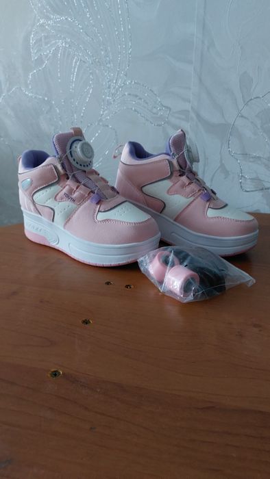 Красовки с колесами