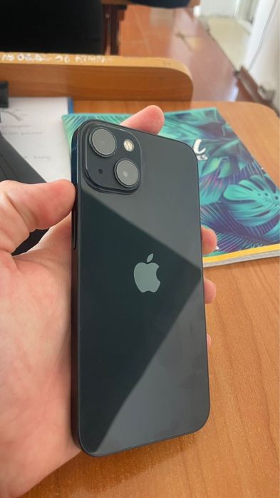 Айфон 13 в хорошоем состаяние