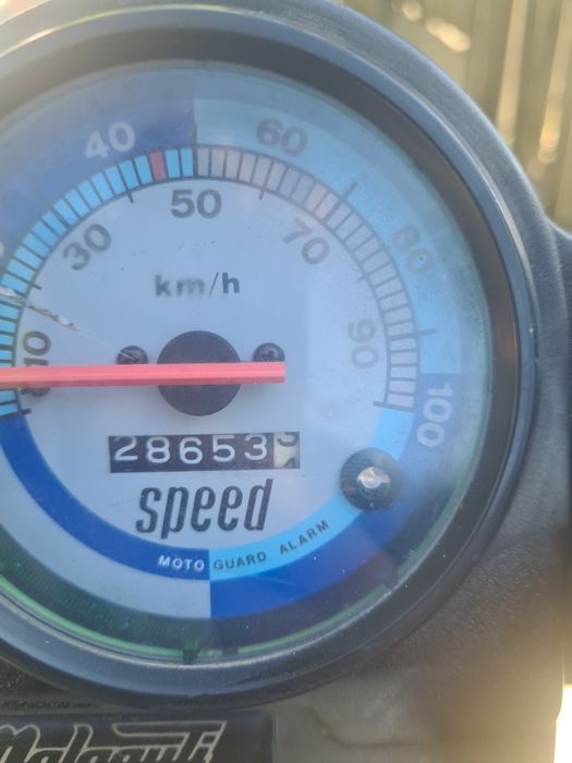 Vând scuter malaguti f12 motor de 80cc