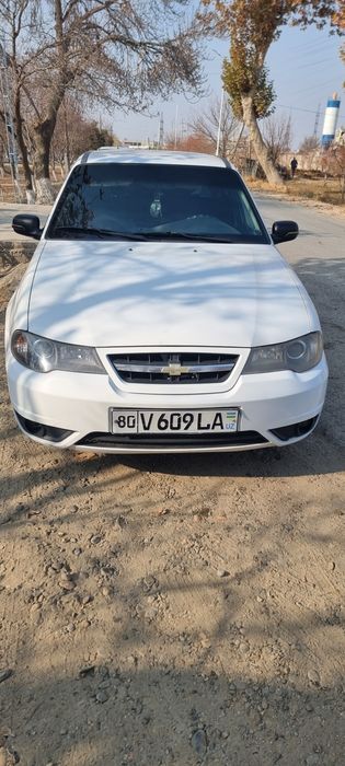 Нексия 2. 1.6 сотилади орка багажда петно бор