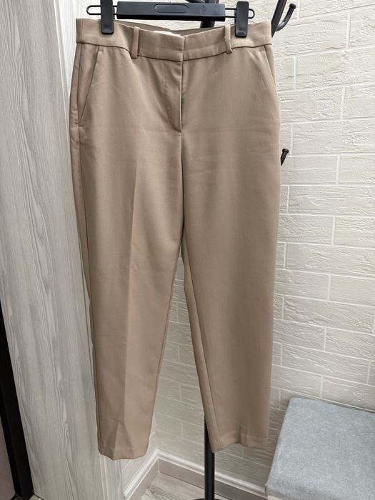 Продаются классические брюки H&M бежевые и черные EUR 38
