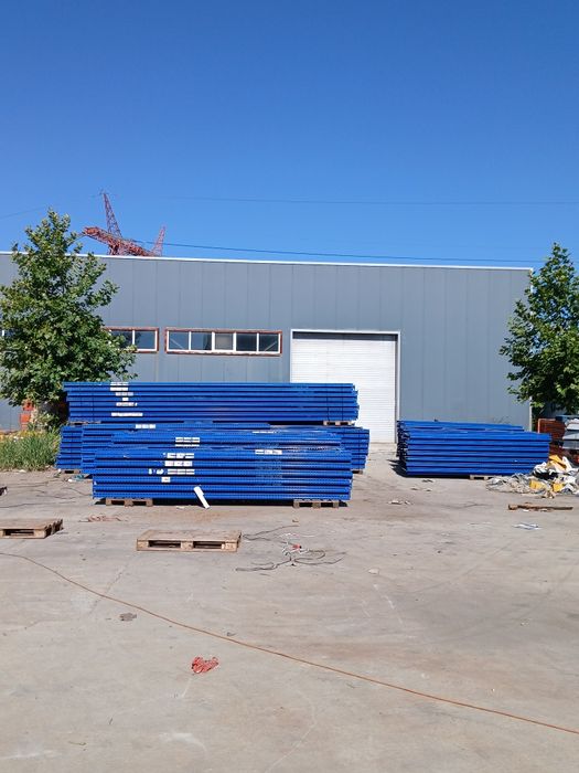 Avem rafturi metalice de vânzare