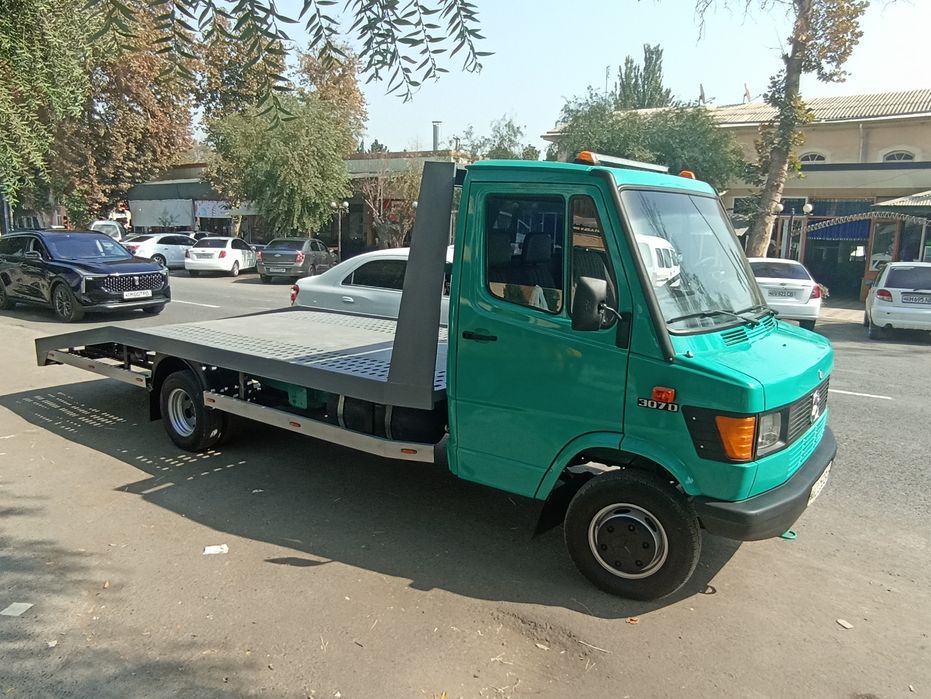 Mersedes benz evakuator