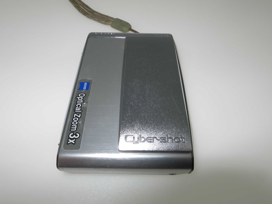 Sony Cyber Shot DSC T5 ултра тънък компактен фотоапарат работи отлично