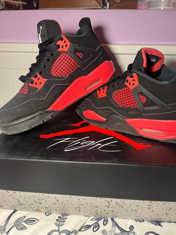 Air Jordan 4 red thunder