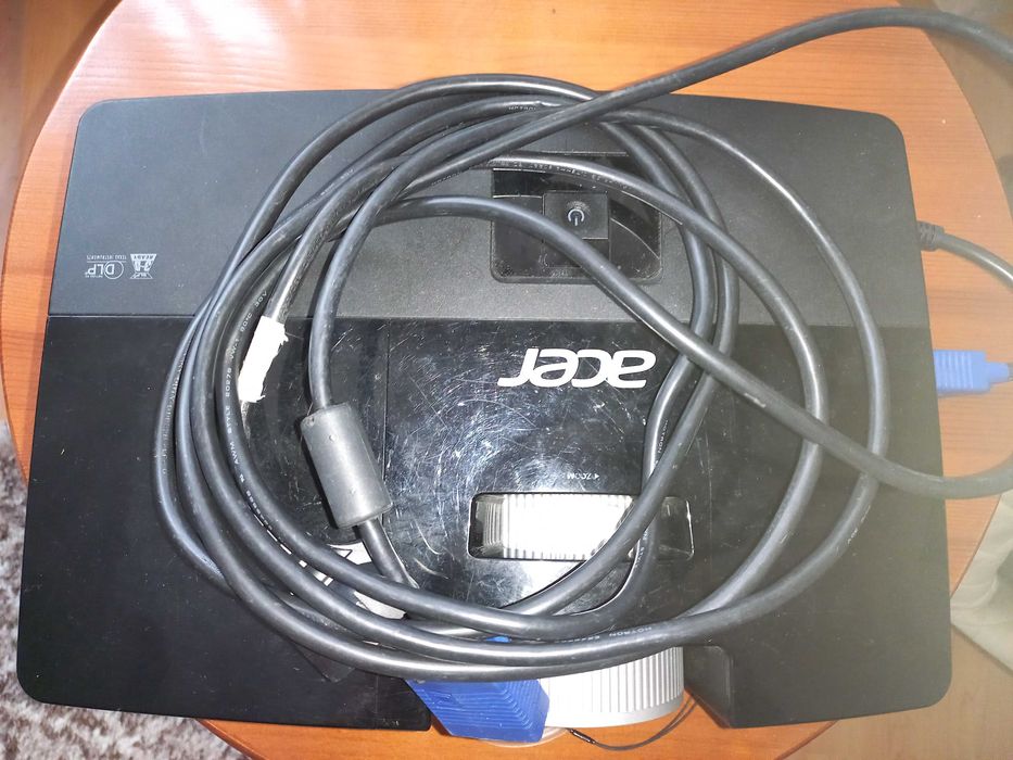 мултимедиен проектор