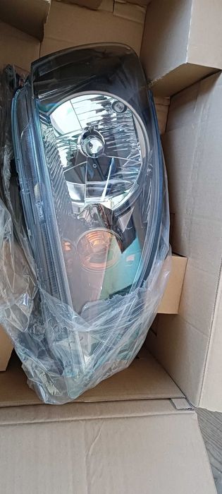 Фар Митсубиши Лансер 2003-2008