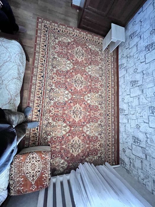 Кілемдер сатылалы продаються ковры