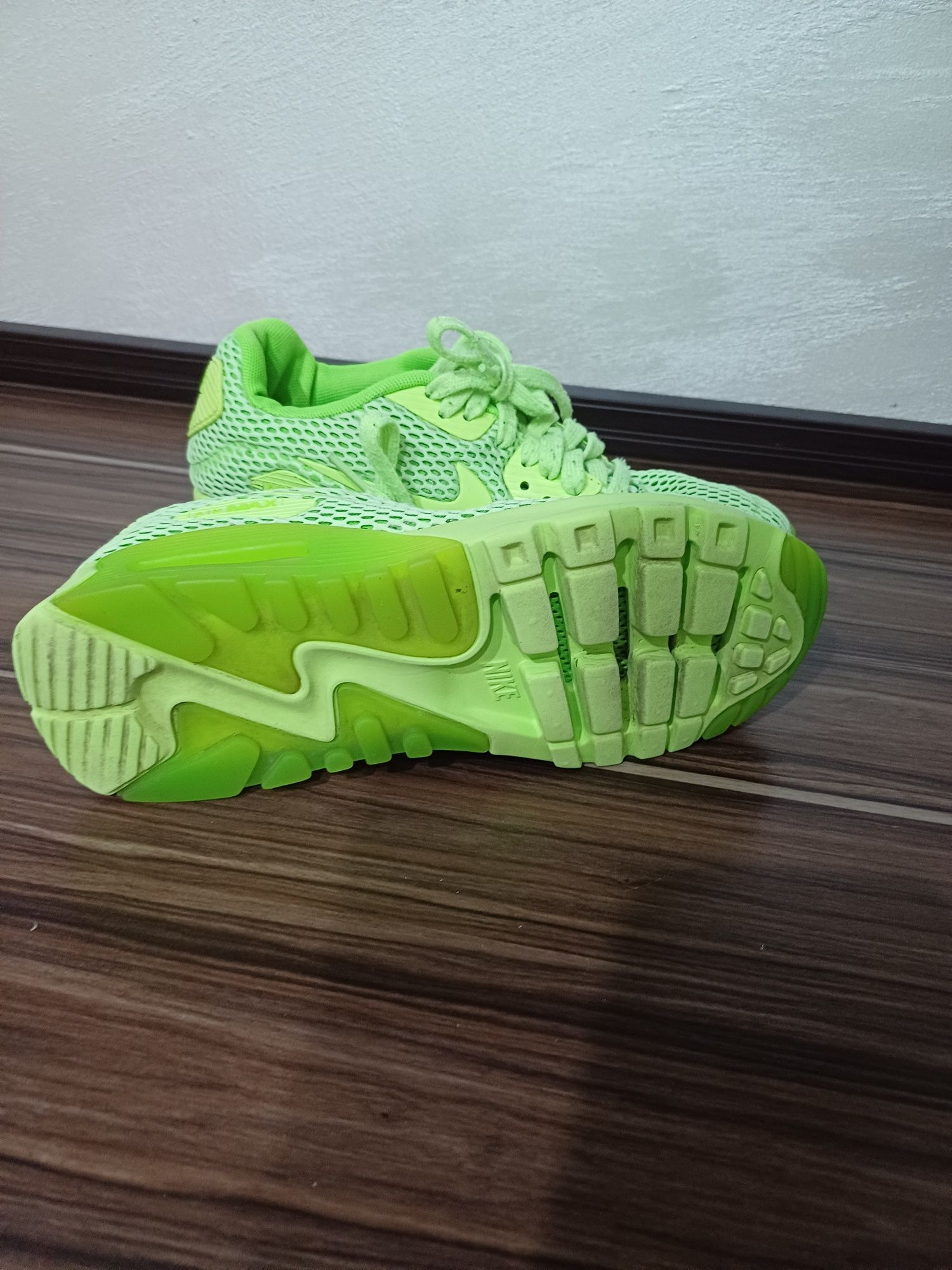 Дамски цветни маратонки Nike air max  neon