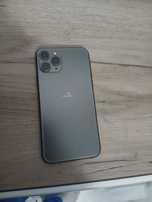 Vând iPhone 11 pro