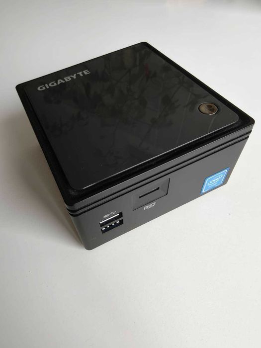 Mini calculator Gigabyte Brix GB-BACE-3000