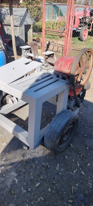 Spărgător lemne foarte puternic